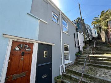 2 bedroom house for sale