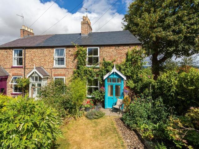 2 bedroom house for sale