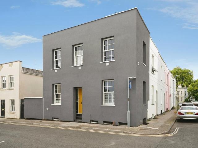 2 bedroom house for sale