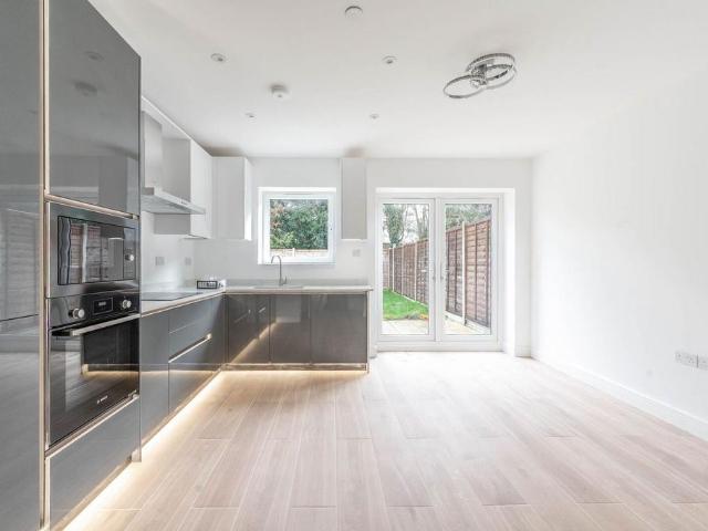 2 bedroom house for sale