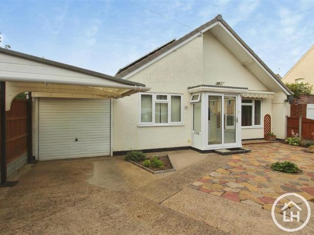 2 bedroom detached bungalow for sale
