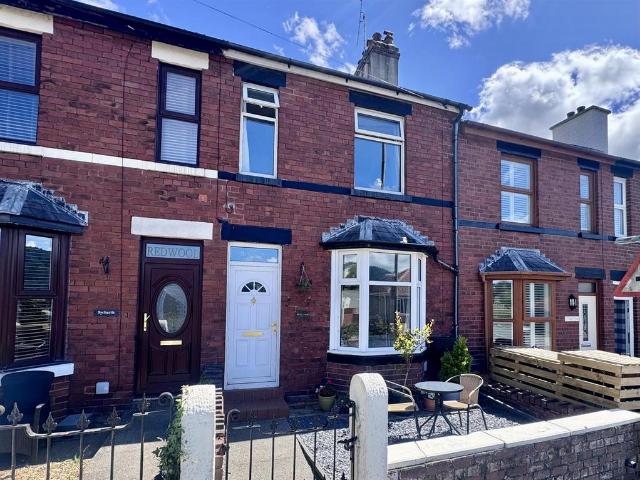 2 bedroom terraced house for sale