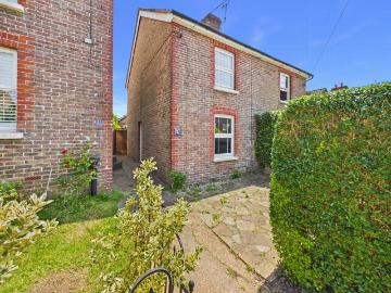 2 bedroom house for sale