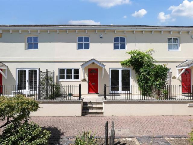 2 bedroom house for sale