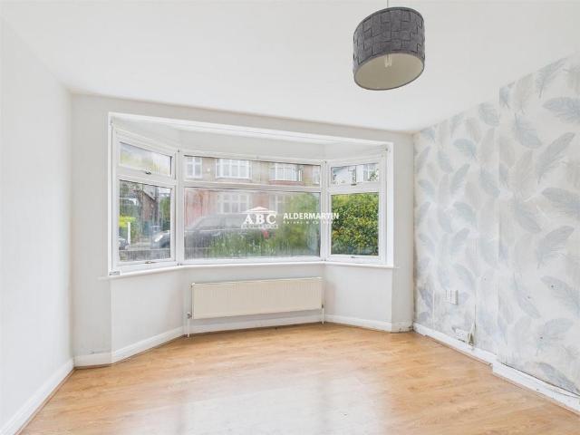 2 bedroom maisonette for sale