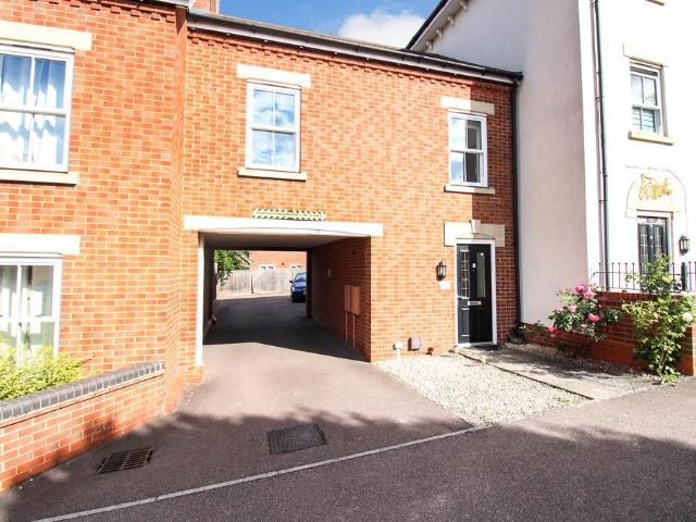 2 bedroom house for sale