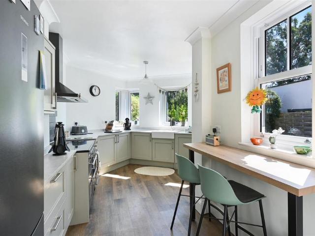 2 bedroom house for sale