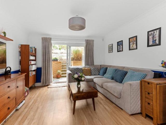 2 bedroom house for sale