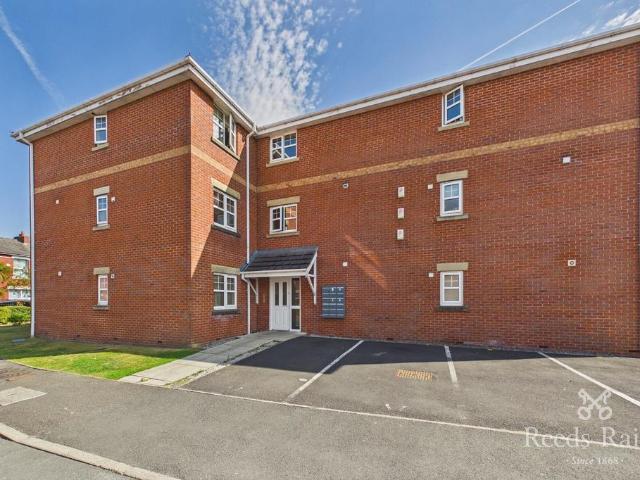 2 bedroom house for sale