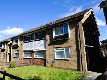 2 bedroom maisonette for sale