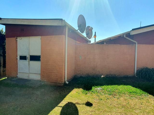 2 Bedroom House For Sale in Comet