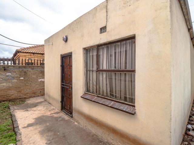 2 Bedroom House For Sale in Coronationville