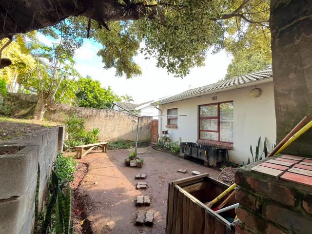2 Bedroom House For Sale in Abbotsford