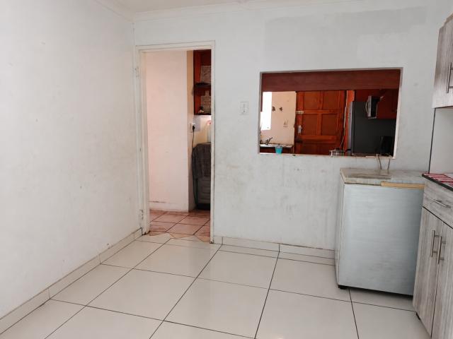 2 Bedroom House For Sale in Allan Heights