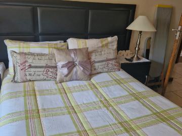 2 Bedroom House For Sale in Aston Manor