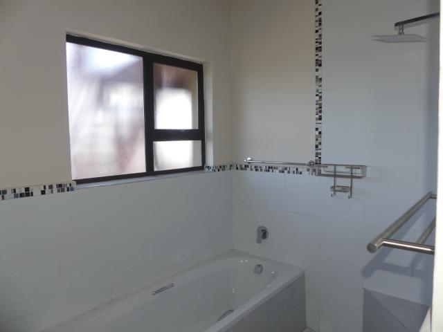 2 Bedroom House For Sale in Boesmansriviermond
