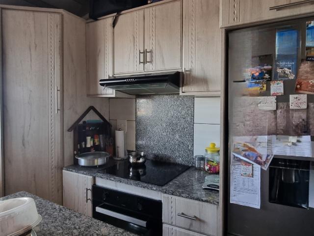 2 Bedroom House For Sale in Bombay Heights