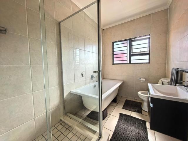 2 Bedroom House For Sale in Bassonia