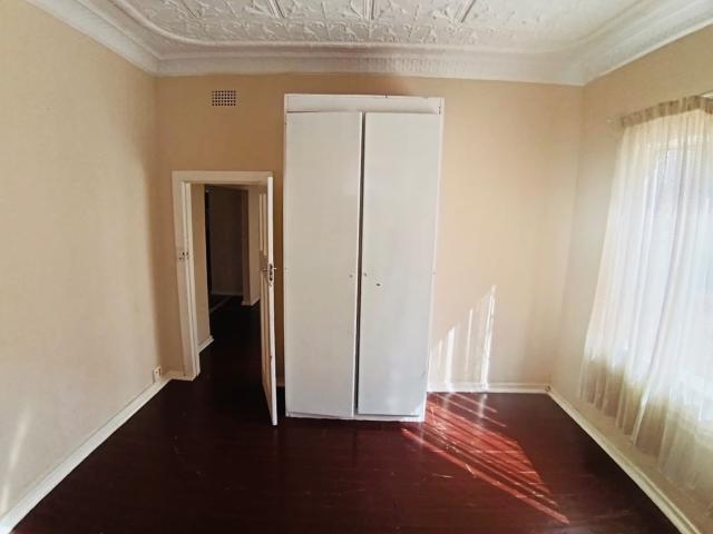 2 Bedroom House For Sale in Bezuidenhout Valley