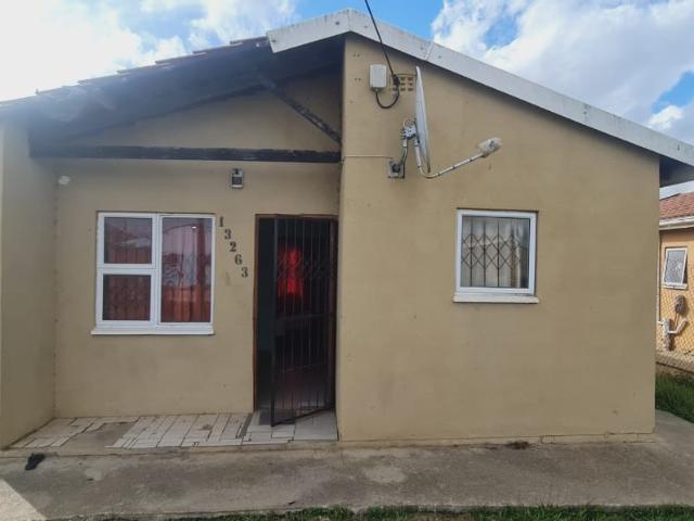 2 Bedroom House For Sale in Bloemendal