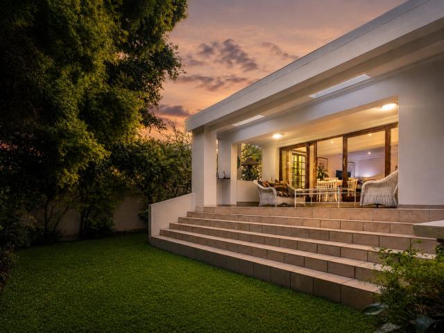 2 Bedroom House For Sale in Bryanston