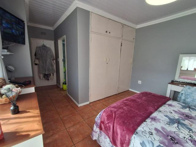 2 Bedroom House For Sale in Brackenhurst
