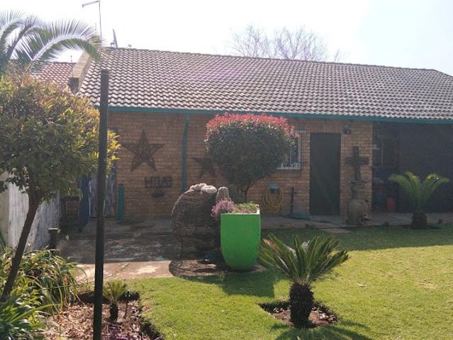 2 Bedroom House For Sale in Brakpan Central