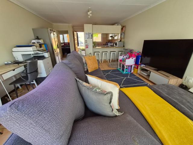 2 Bedroom House For Sale in Garsfontein