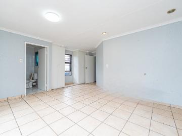 2 Bedroom House For Sale in Groblerpark