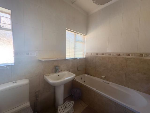 2 Bedroom House For Sale in Doringkruin