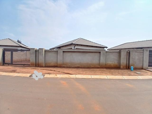 2 Bedroom House For Sale in Dawn Park