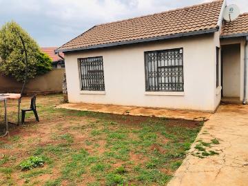 2 Bedroom House For Sale in Dawn Park