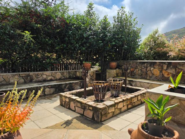 2 Bedroom House For Sale in Dullstroom