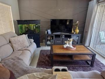 2 Bedroom House For Sale in Elandspark