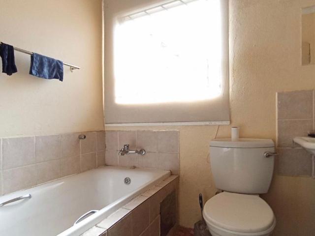 2 Bedroom House For Sale in Fleurhof