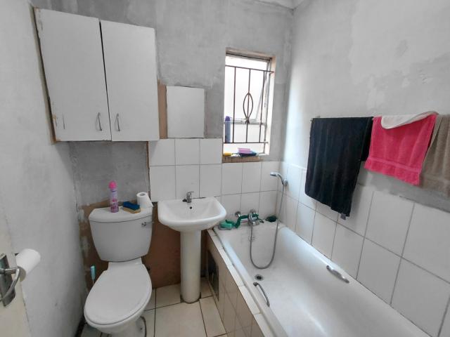 2 Bedroom House For Sale in Fleurhof