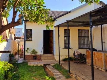 2 Bedroom House For Sale in Fleurhof