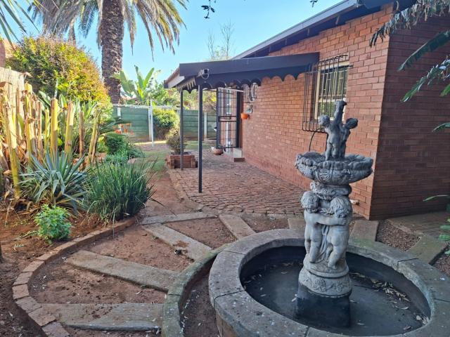 2 Bedroom House For Sale in Kenleaf