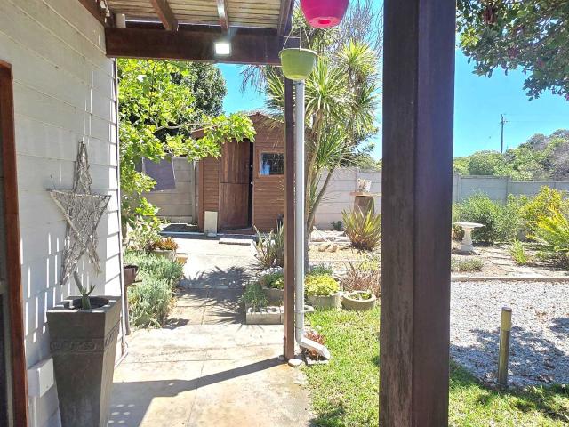 2 Bedroom House For Sale in Kleinbaai
