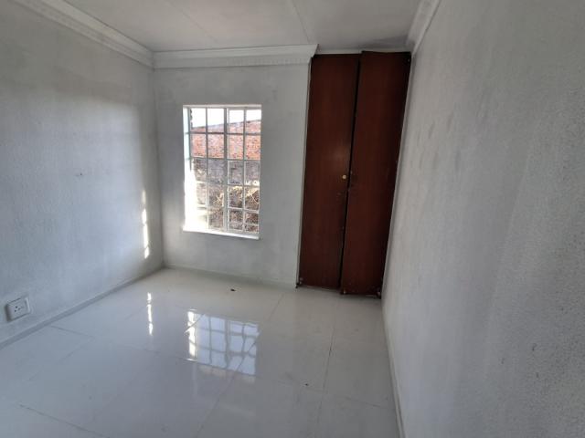 2 Bedroom House For Sale in Klippoortje
