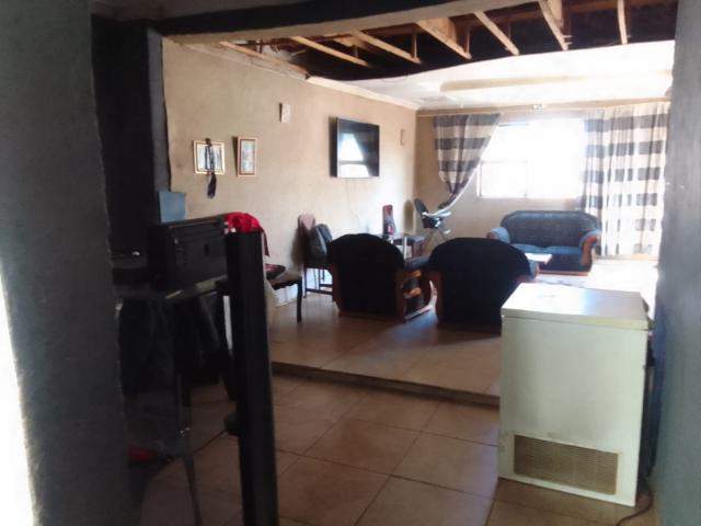 2 Bedroom House For Sale in Klipspruit West