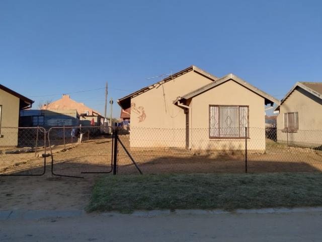 2 Bedroom House For Sale in Kutlwanong