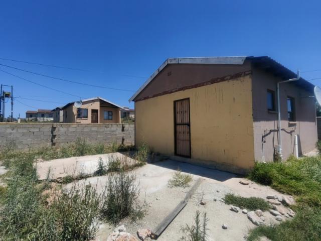 2 Bedroom House For Sale in Kwanobuhle