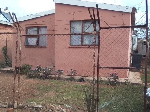2 Bedroom House For Sale in Kwanobuhle