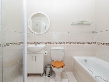 2 Bedroom House For Sale in Harbour Island