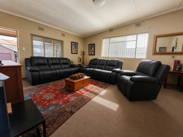 2 Bedroom House For Sale in Heidelberg Central
