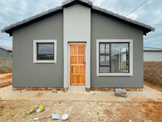 2 Bedroom House For Sale in Hlalamnandi