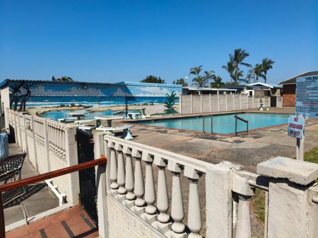 2 Bedroom House For Sale in Illovo Beach