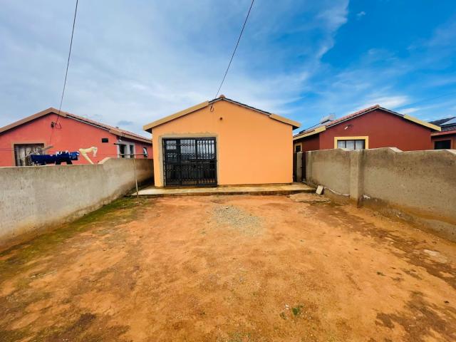 2 Bedroom House For Sale in Obed Mthombeni Nkosi