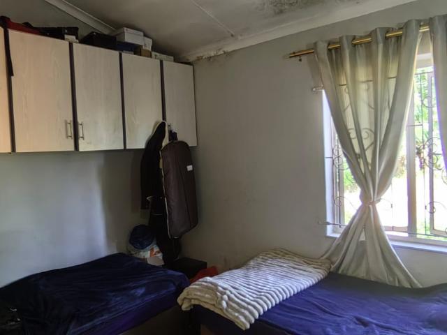2 Bedroom House For Sale in Lotus Park
